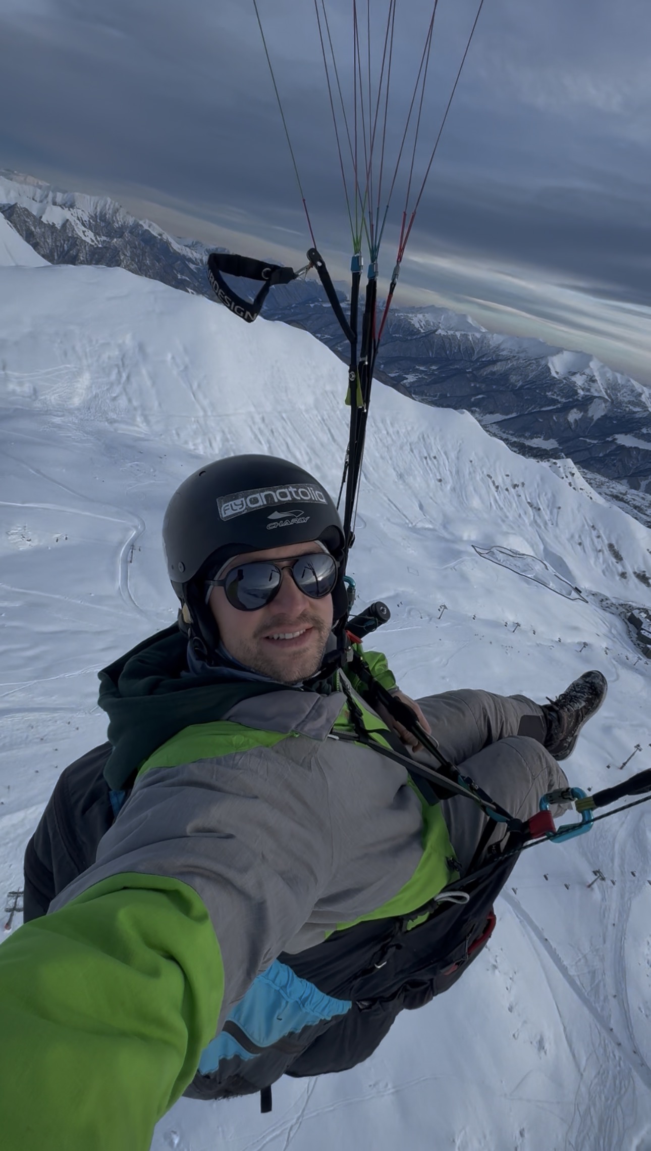 Portrait of Fatih Öner, known as Bald Eagle, tandem pilot